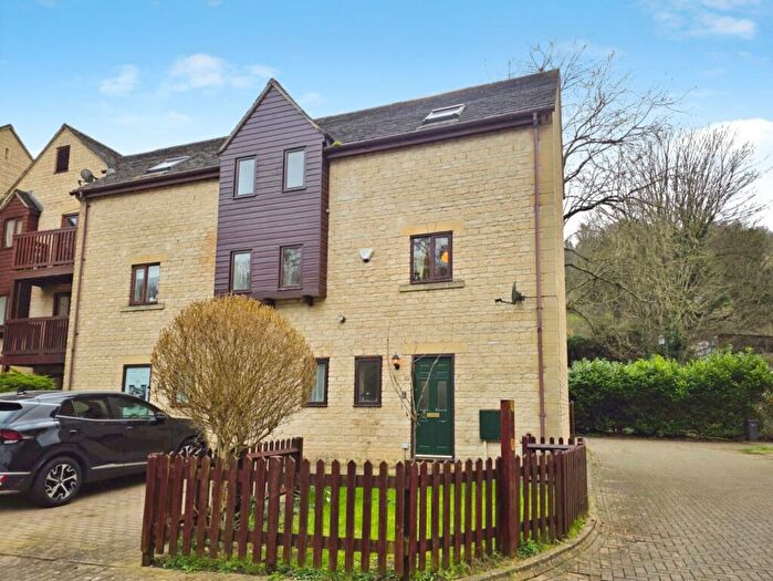 2 Bedroom End Of Terrace House For Sale In Bowbridge Lock, Stroud, GL5