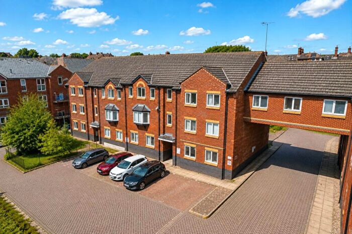 1 Bedroom Flat For Sale In Lahnstein Court, Kettering, Northamptonshire, NN16