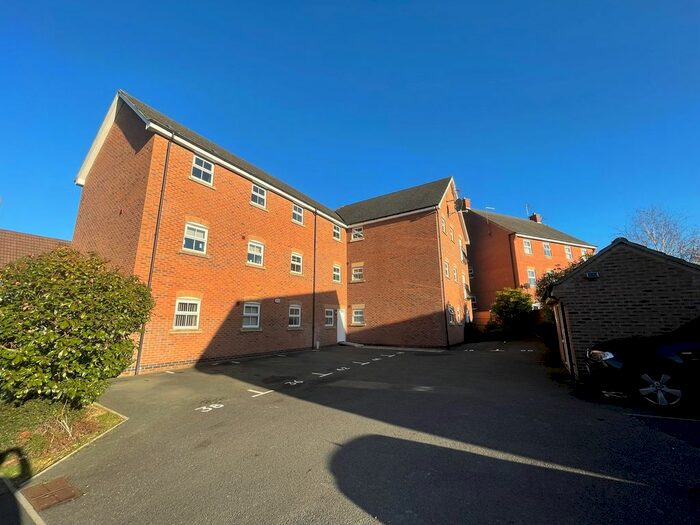 2 Bedroom Flat To Rent In Fieldfare Close, Corby NN18