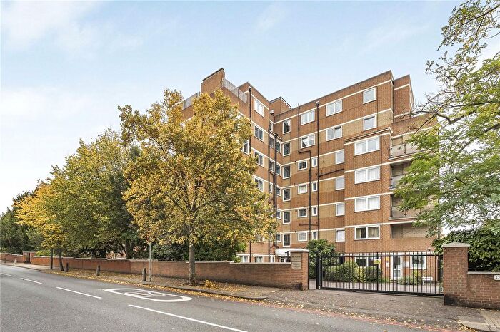 2 Bedroom Flat For Sale In Upper Richmond Road, London, SW15