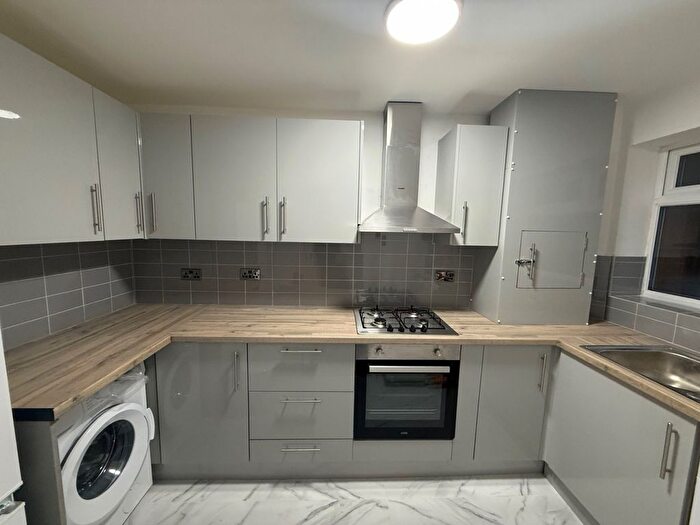 3 Bedroom Detached House To Rent In West Drayton, UB7