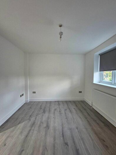 2 Bedroom Apartment To Rent In Rochford Close, Broxbourne, EN10