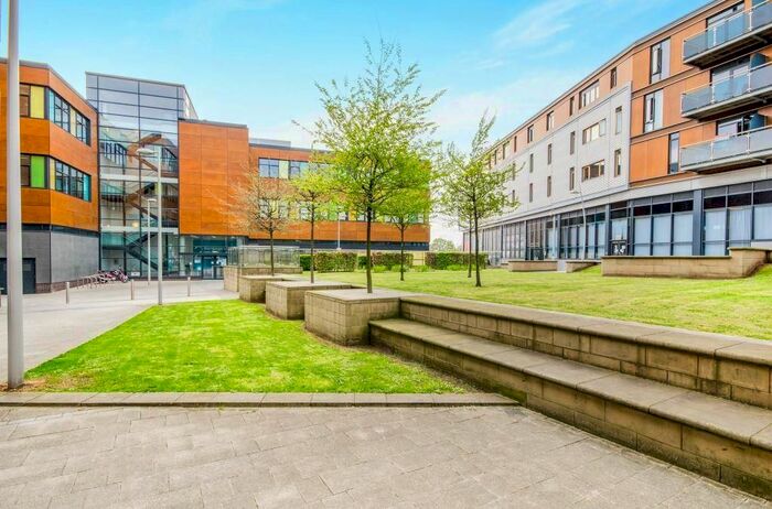 2 Bedroom Flat To Rent In Burgage Square, Wakefield, WF1