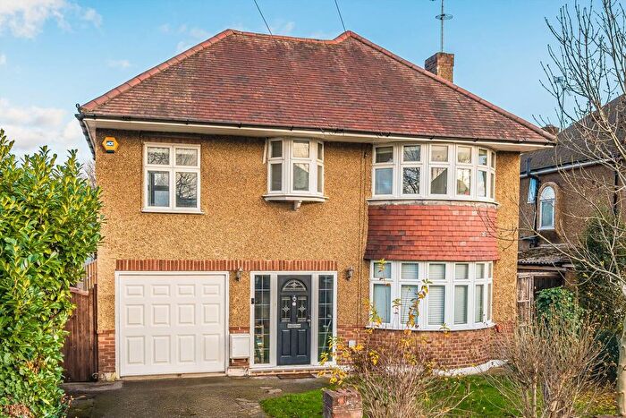 4 Bedroom Detached House For Sale In Ripley Road, Hampton, TW12