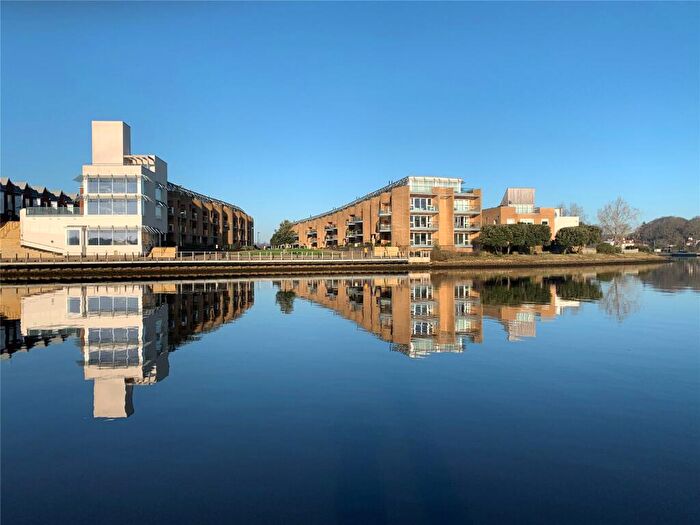 2 Bedroom Flat For Sale In Almansa Way, Lymington, Hampshire, SO41