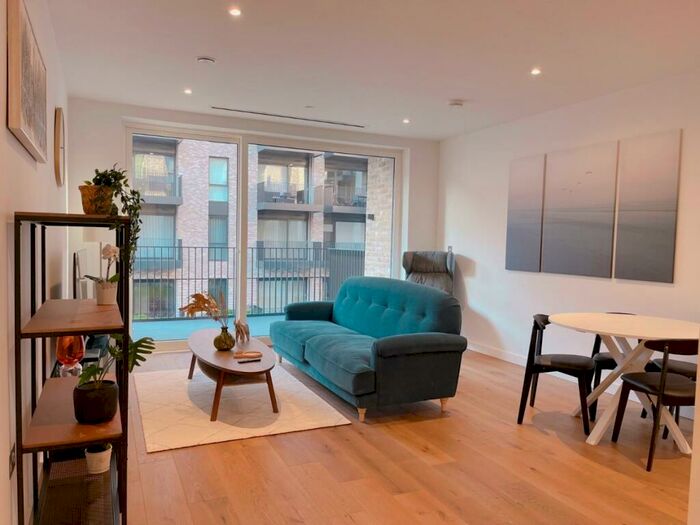 2 Bedroom Flat To Rent In Fisherton Street, London, NW8