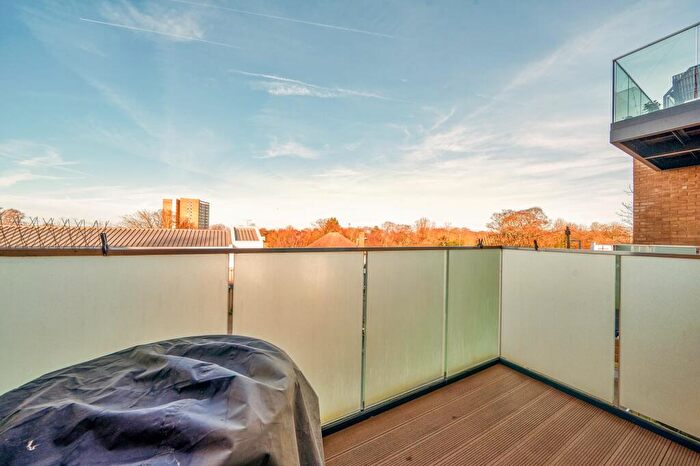 1 Bedroom Flat For Sale In Fairfax Drive, Prospects Place, SS0