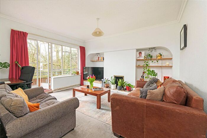 3 Bedroom Apartment To Rent In Lane Court, SW11