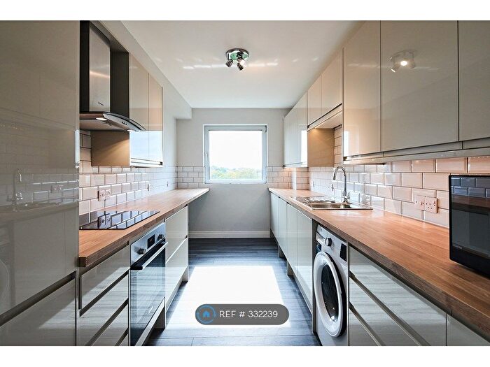 2 Bedroom Flat To Rent In Park Close, Oxford, OX2