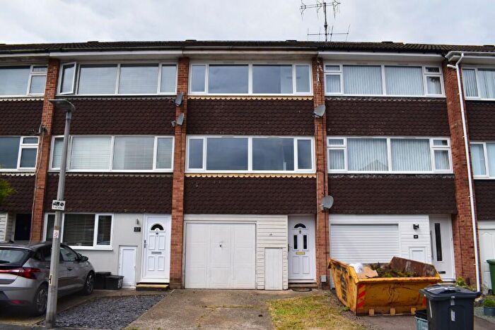 3 Bedroom Town House To Rent In Ranworth Avenue, Hoddesdon, Hertfordshire, EN11
