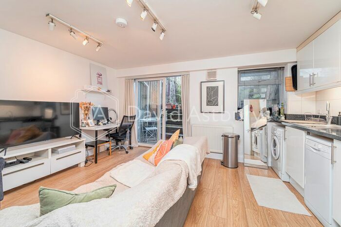 1 Bedroom Flat To Rent In King Henrys Road, Primrose Hill, London, NW3