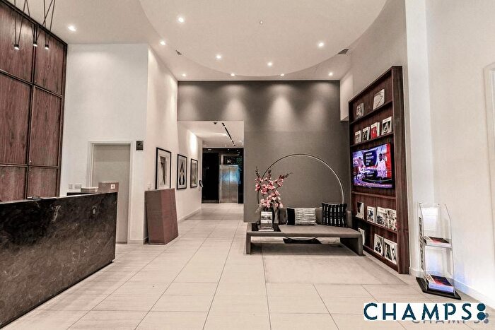 2 Bedroom Flat To Rent In Skyline Apartment, Makers Yard, E3