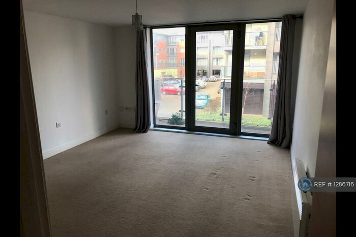 2 Bedroom Flat To Rent In Worsdell Drive, Gateshead, NE8