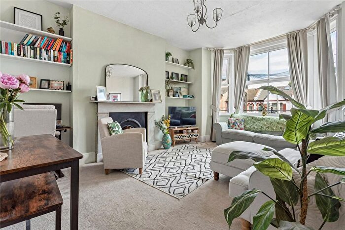 1 Bedroom Flat For Sale In Longley Road, London, SW17