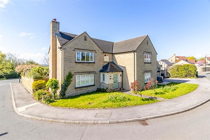 4 Bedroom Detached House For Sale In Hilton Grange, Bramhope, Leeds, LS16