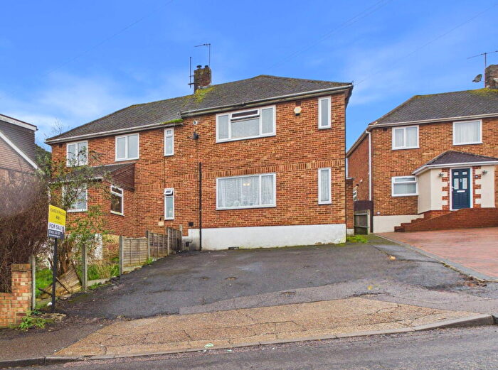 3 Bedroom Semi Detached House For Sale In Amethyst Avenue, Chatham, ME5