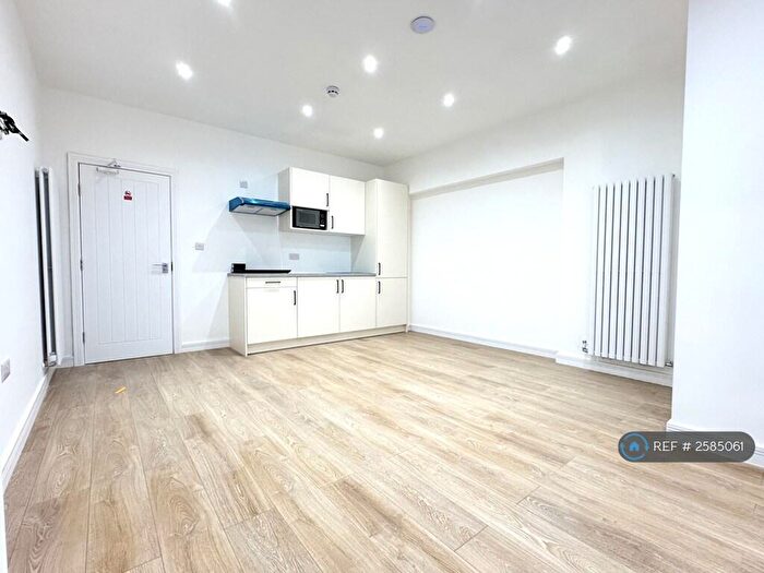Studio To Rent In Harrow View, Harrow, HA1