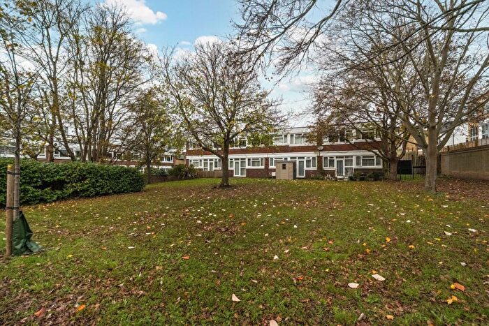 1 Bedroom Flat For Sale In Chatham Road, Battersea, London, SW11