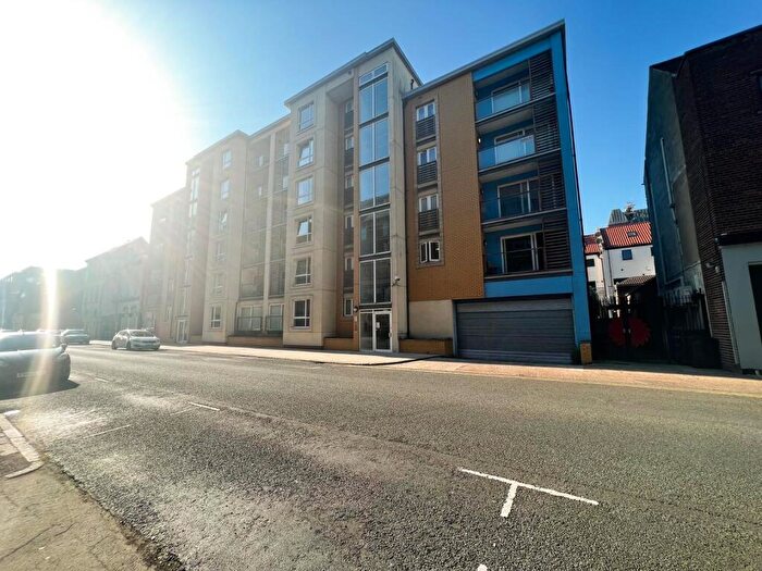2 Bedroom Apartment To Rent In Dock Street, Hull, HU1