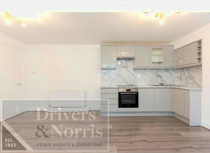 3 Bedroom Flat To Rent In St Johns Grove, Archway, N19