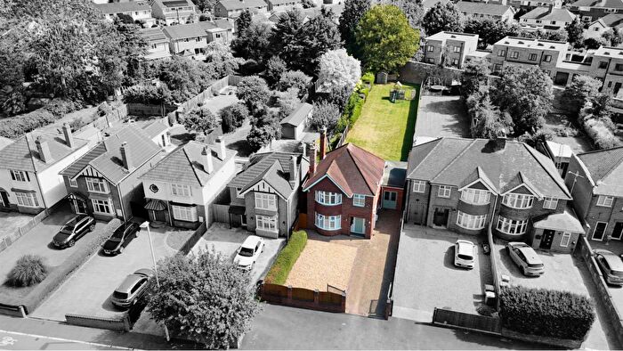 4 Bedroom Detached House For Sale In Cheltenham Road, Gloucester, GL2
