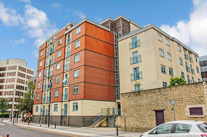 1 Bedroom Flat To Rent In Wellington Street, Swindon, SN1