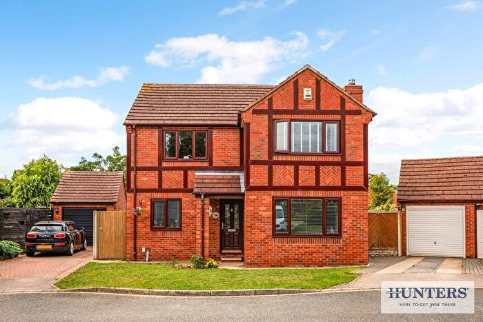 4 Bedroom Detached House For Sale In The Chestnuts, Hensall, Goole, DN14