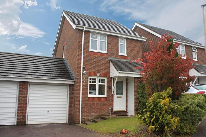 2 Bedroom Link Detached House To Rent In Bouchers Way, Salisbury, SP2