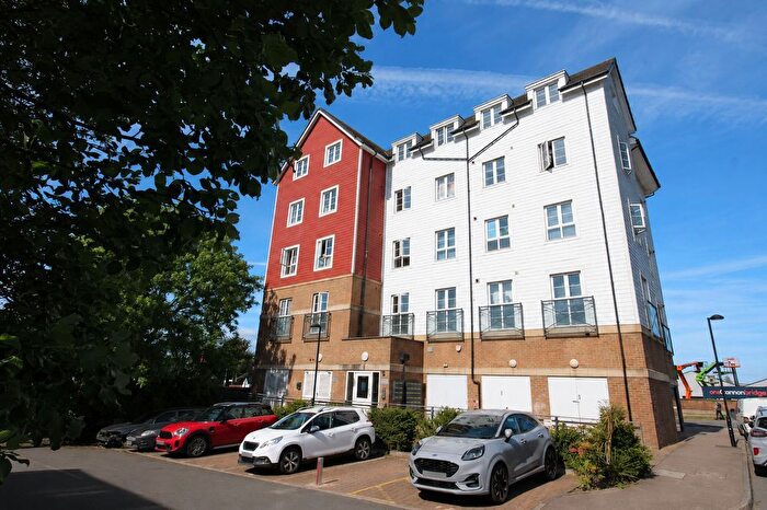 2 Bedroom Flat For Sale In Crabapple Road, Tonbridge, TN9