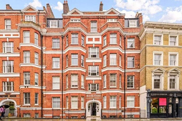 3 Bedroom Flat To Rent In Fulham Road, London, SW10