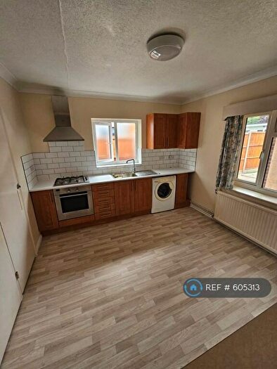 4 Bedroom Bungalow To Rent In Rosedale Close, Dartford, DA2