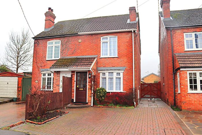 2 Bedroom Semi-Detached House For Sale In Holly Road, Farnborough, GU14