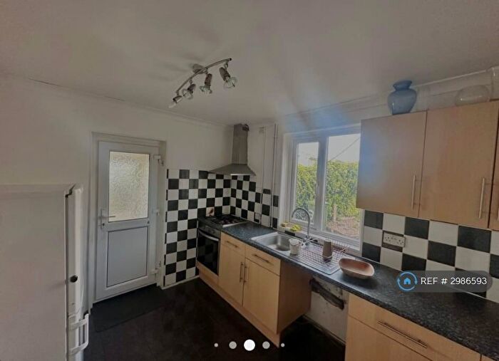 3 Bedroom Semi-Detached House To Rent In Greenhill Road, Rugby, CV22