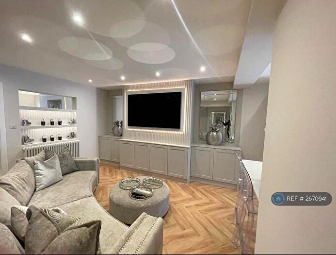 2 Bedroom Flat To Rent In Clarendon Avenue, Leamington Spa, CV32