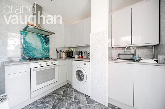 2 Bedroom Flat To Rent In Bear Road, Brighton, East Sussex, BN2