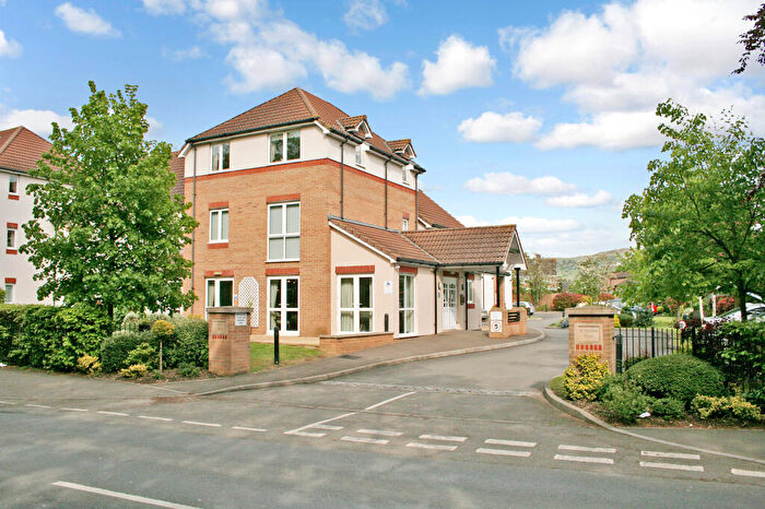 1 Bedroom Apartment For Sale In St Michaels Court, Bishops Cleeve, GL52