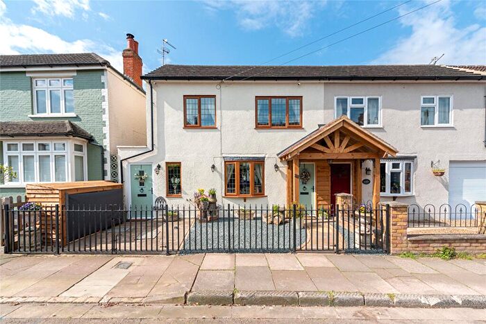 4 Bedroom Semi-Detached House For Sale In Manor Road, Aylesbury, Buckinghamshire, HP20