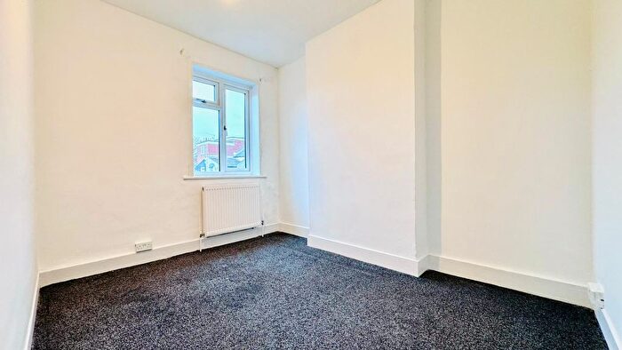 3 Bedroom End Terrace House To Rent In Nelson Street, E6
