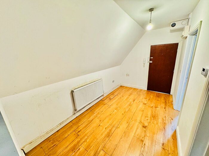 2 Bedroom Flat To Rent In Ednam House, Dudley, DY1