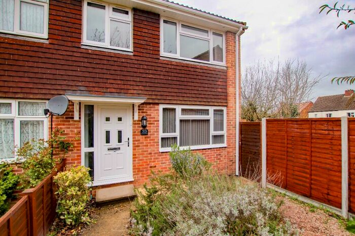 3 Bedroom End Of Terrace House To Rent In Northwood Drive, Newbury, Berkshire, RG14