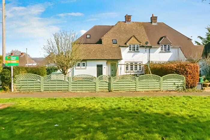 4 Bedroom Semi-Detached House For Sale In Heol St. Cattwg, Pendoylan, Cowbridge, CF71