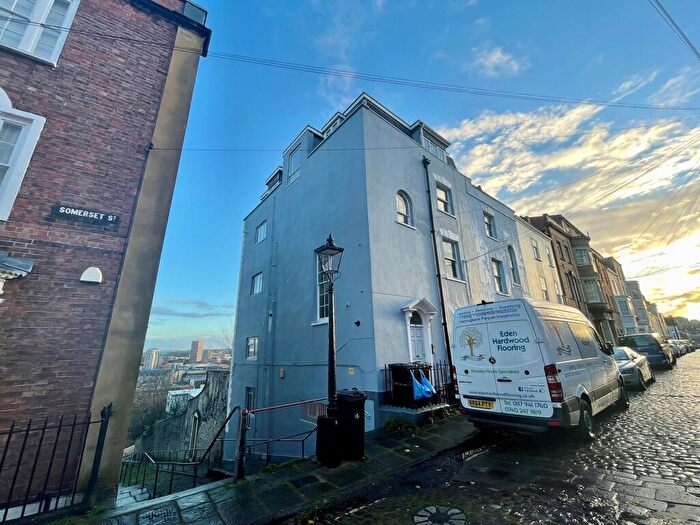 2 Bedroom Flat To Rent In Top Floor Flat, Somerset Street, BS2