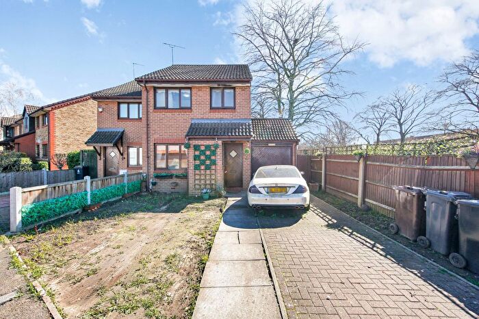 3 Bedroom Semi Detached House For Sale In Waterside Close, Barking, IG11