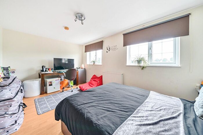 5 Bedroom End Of Terrace House For Sale In Wayside Mews, Maidenhead, SL6