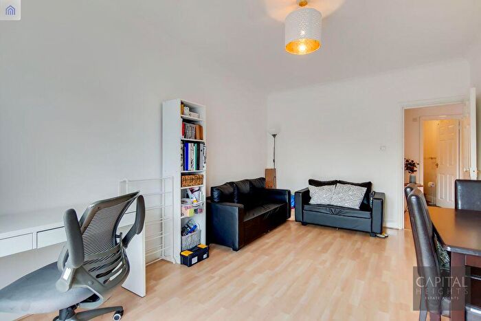 2 Bedroom Flat To Rent In Blenheim Place, Stepney Way, London, E1