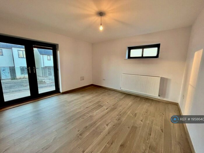 2 Bedroom Flat To Rent In Principia, Exeter, EX1