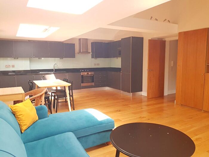 2 Bedroom Flat To Rent In Chalk Farm Road, London, NW1