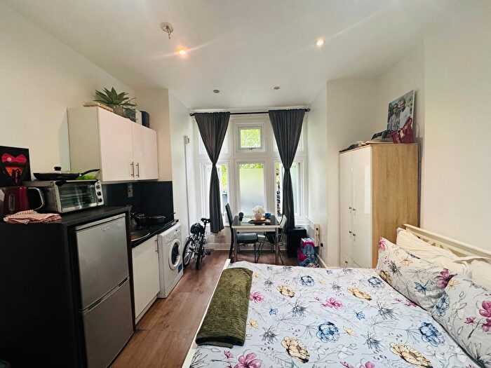 Studio To Rent In Fentiman Road, London, SW8