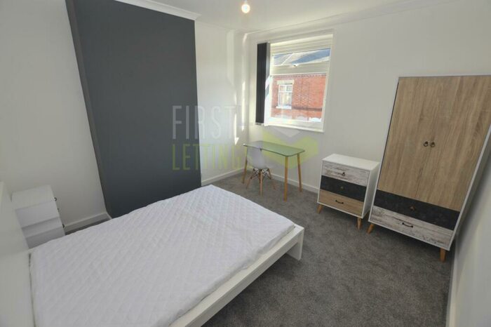 3 Bedroom Terraced House To Rent In Westbury Road, Leicester, LE2