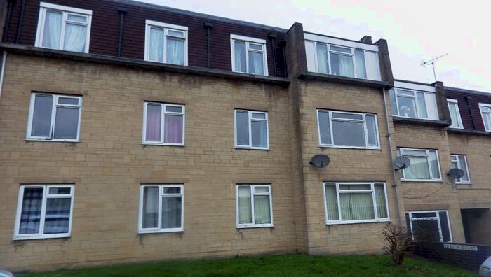 2 Bedroom Flat To Rent In Gibson Court, Cirencester, GL7